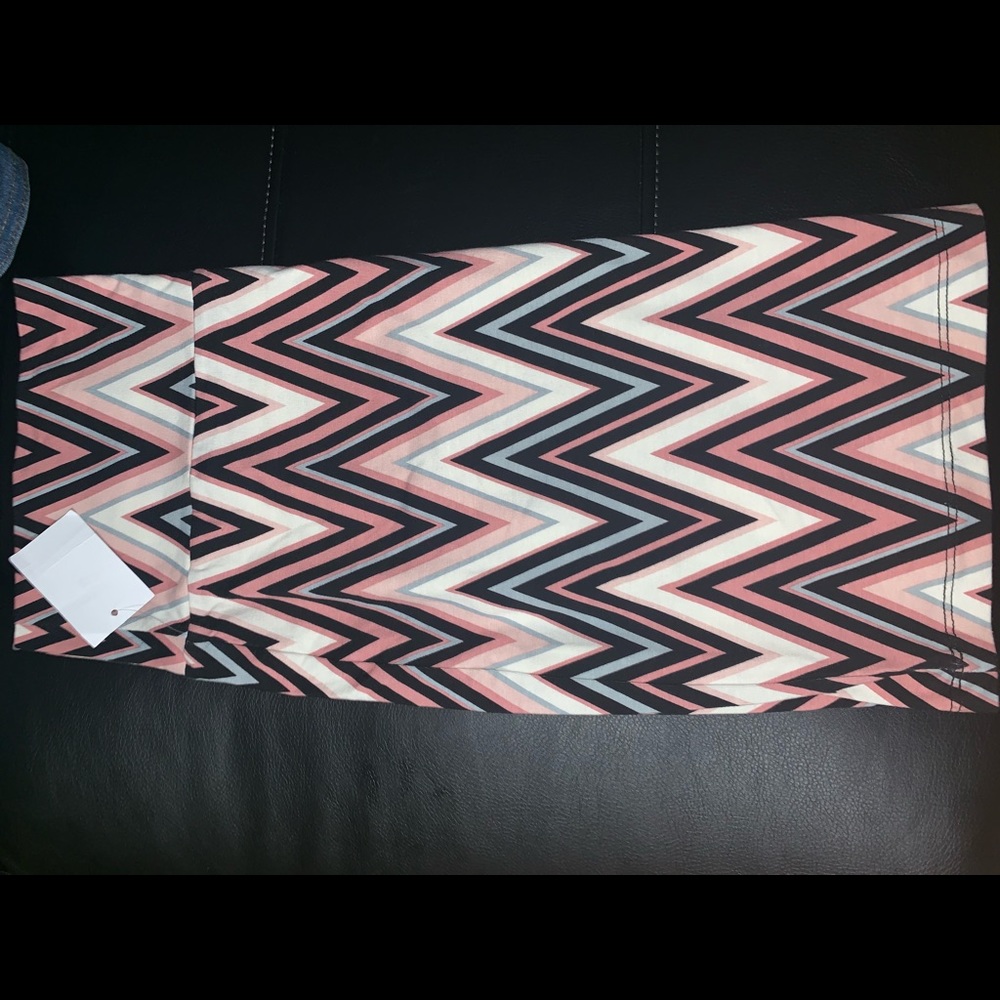 Mini Skirt Chevron Pattern - Picture 4 of 6